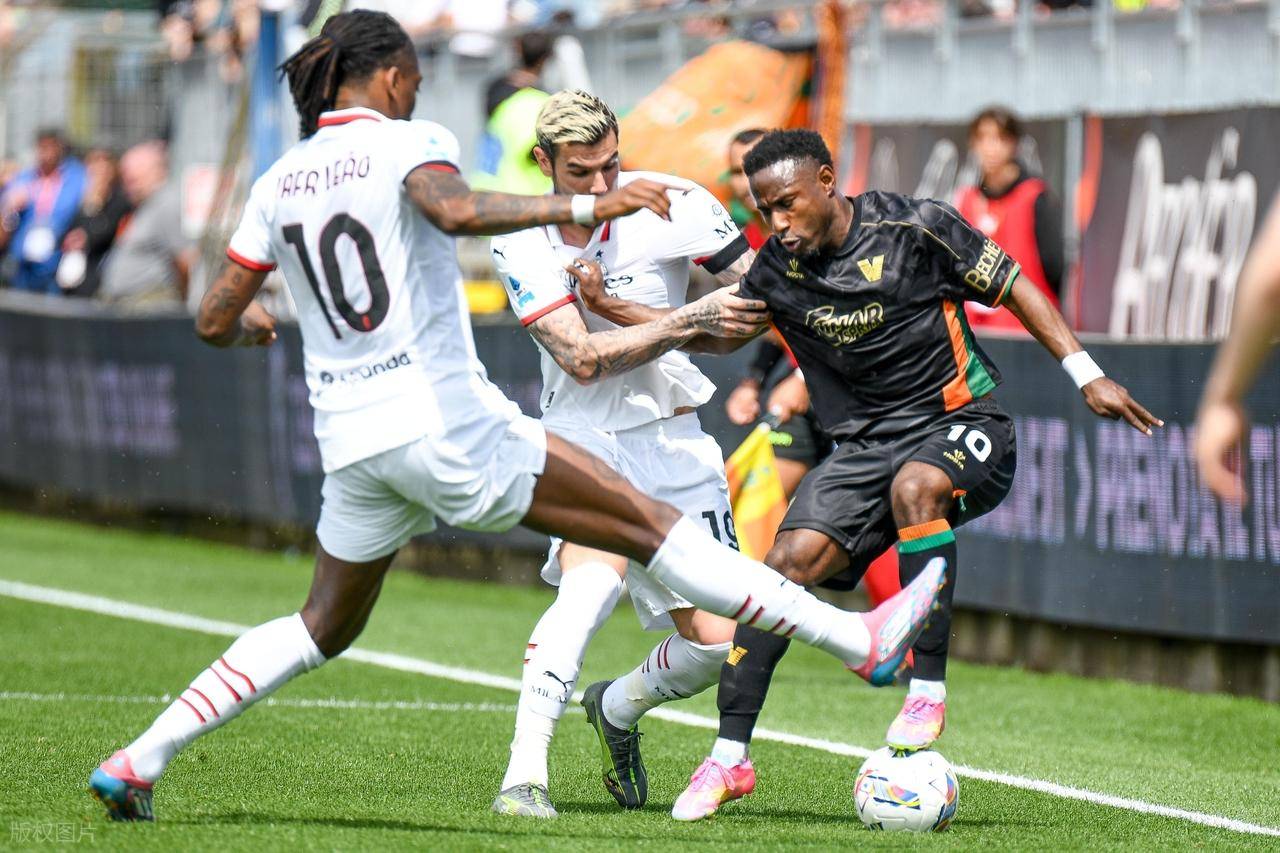 爱游戏AG真人娱乐包含AC米兰发布备战花絮,官宣日止住颓势,世预赛任务艰巨,赛季目标并未改变的词条