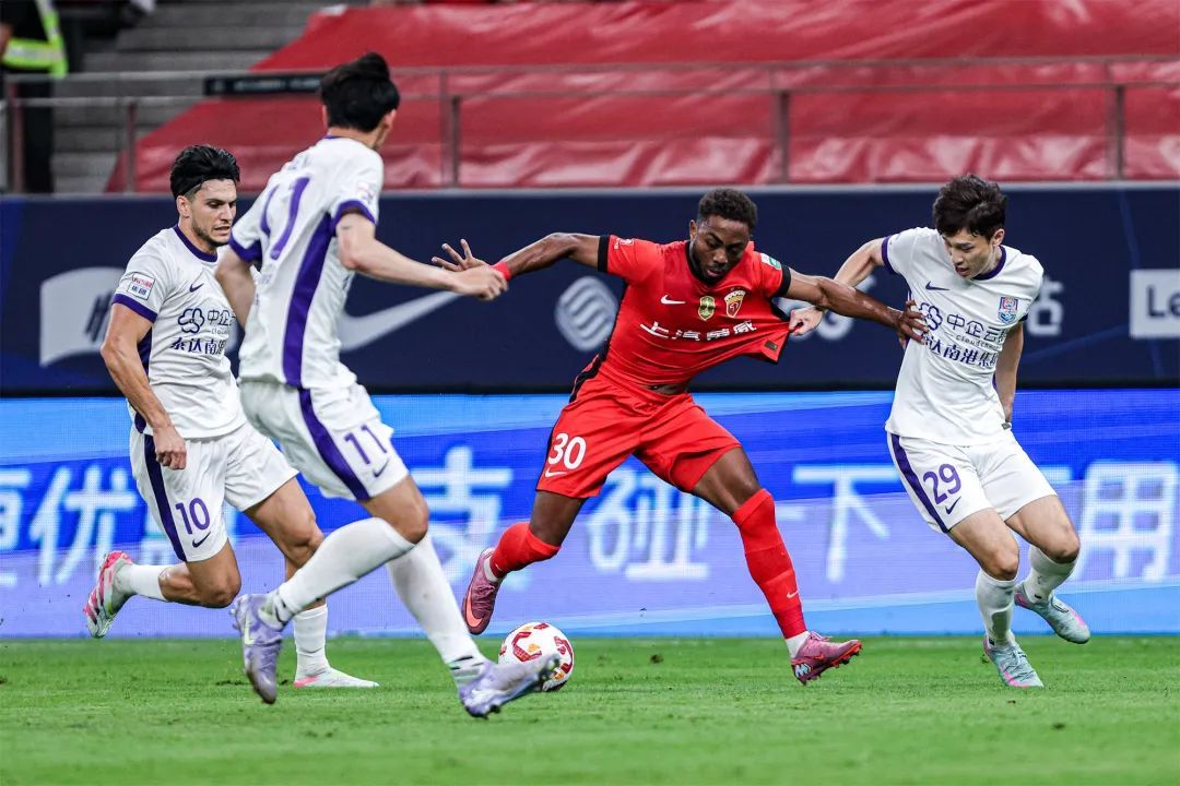 ayx爱游戏电竞注册关于窗口期突围战来临,上海海港围绕欧洲杯防线松动,信心回归,数据层面出现新趋势的信息